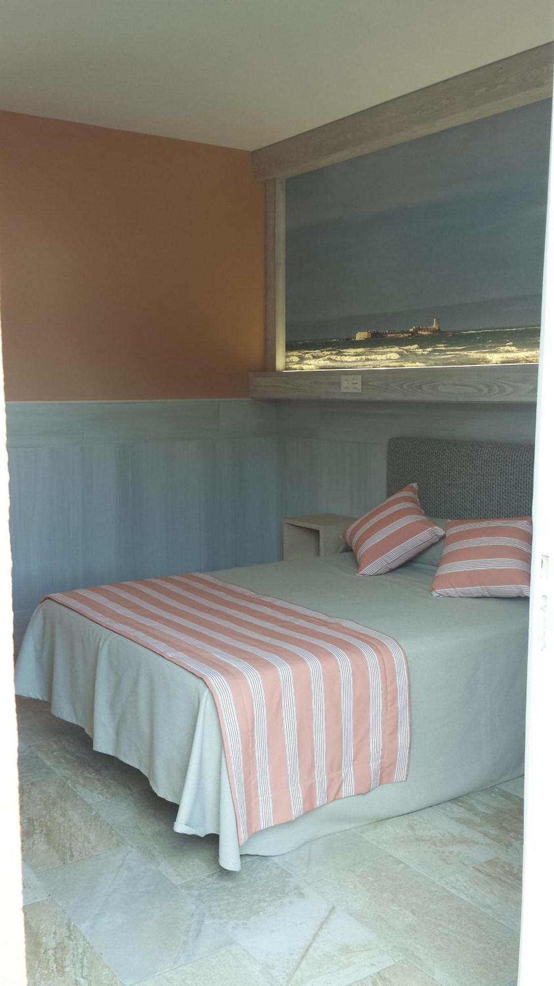 צ'יקלנה דה לה פרונטרה Hostal Noli מראה חיצוני תמונה