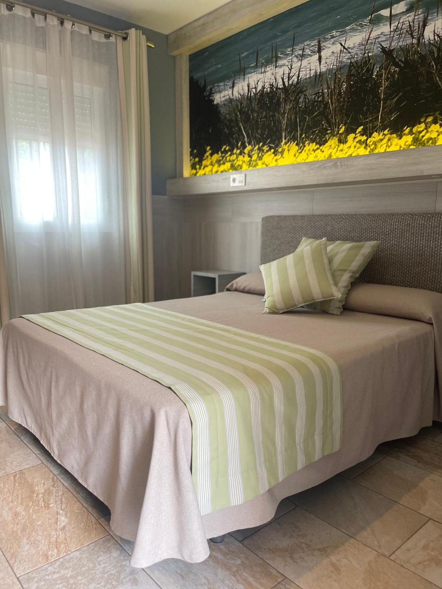 צ'יקלנה דה לה פרונטרה Hostal Noli מראה חיצוני תמונה