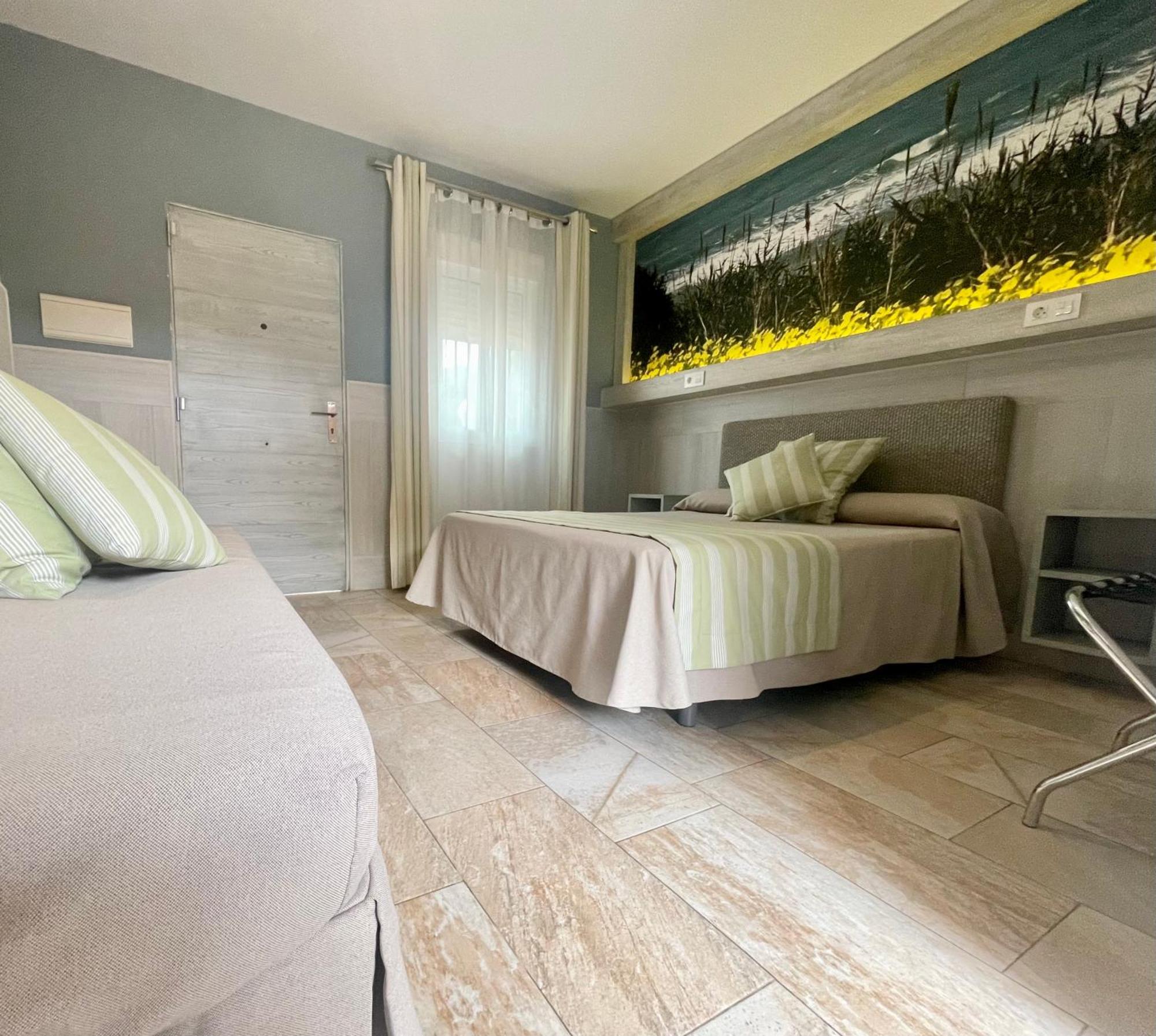 צ'יקלנה דה לה פרונטרה Hostal Noli מראה חיצוני תמונה