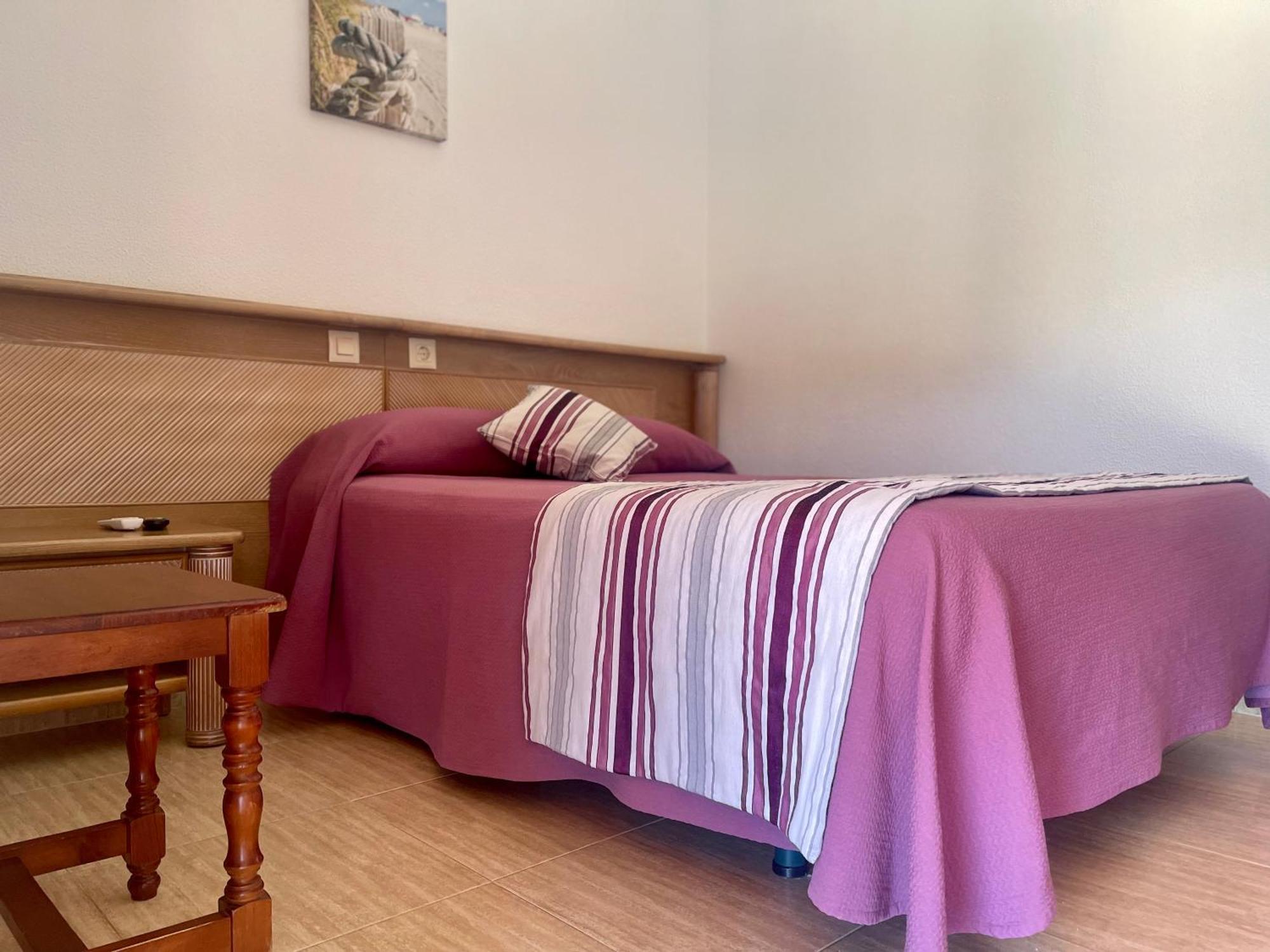 צ'יקלנה דה לה פרונטרה Hostal Noli מראה חיצוני תמונה