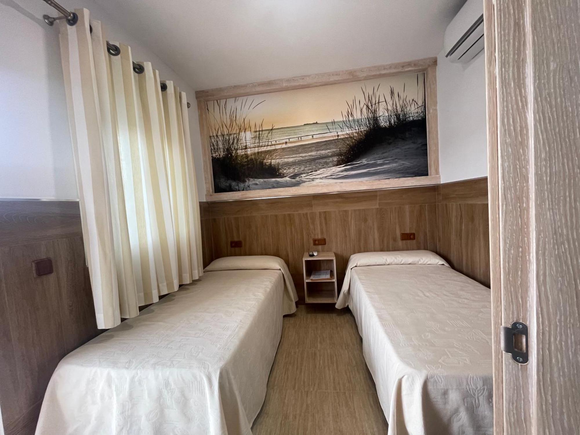צ'יקלנה דה לה פרונטרה Hostal Noli מראה חיצוני תמונה