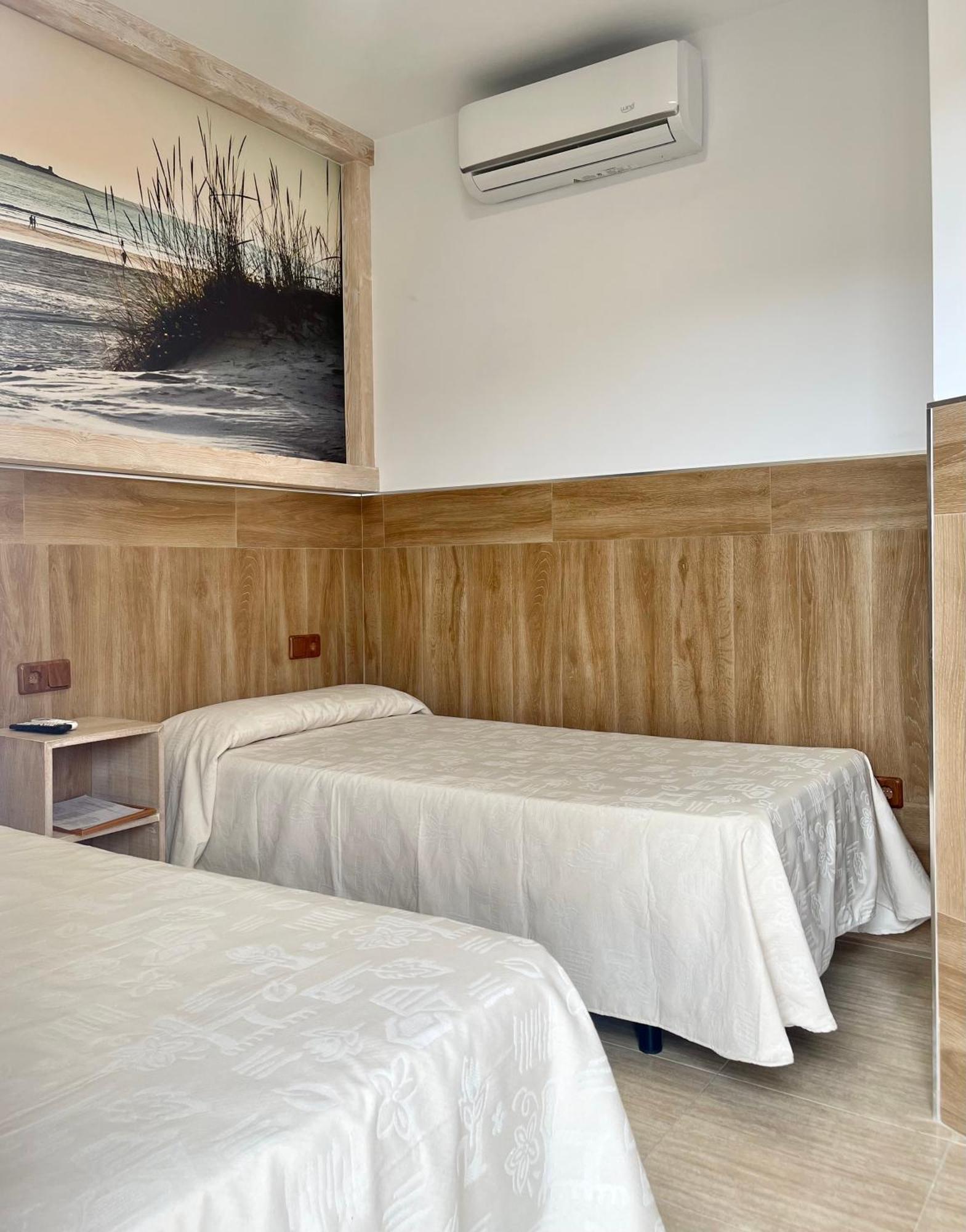 צ'יקלנה דה לה פרונטרה Hostal Noli מראה חיצוני תמונה
